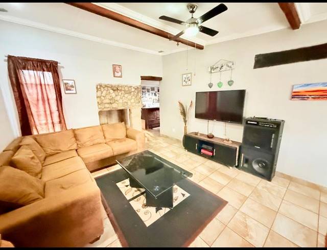 4 BEDROOM HOUSE FOR SALE IN VANDERBIJLPARK CW 3